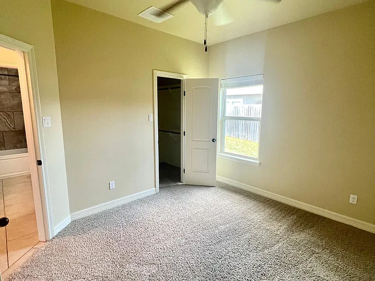 7114 Presidents Dr — Photo 22