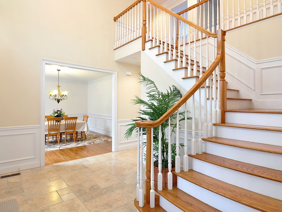 1st image of 38 Western Dr