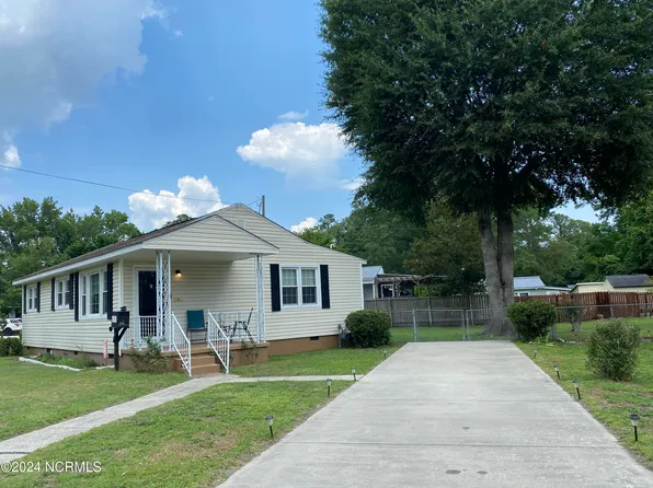 2108 High School Drive, New Bern, NC 28560