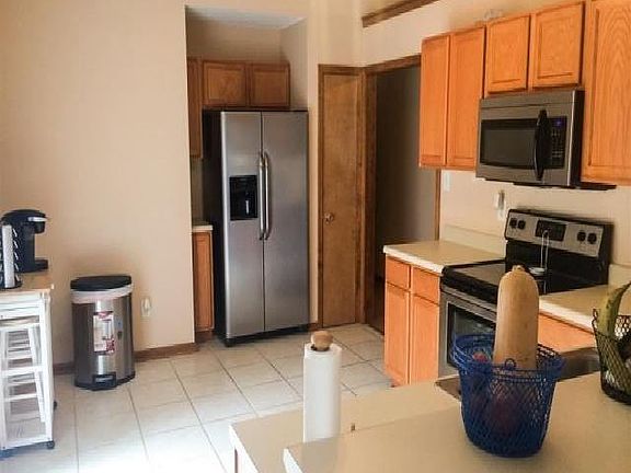 5th image of 204 Redberry Dr