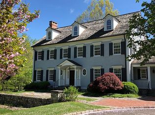 226 Lost District Dr, New Canaan, CT 06840