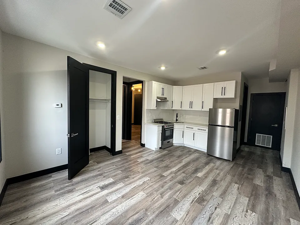 55 Lincoln St #302F