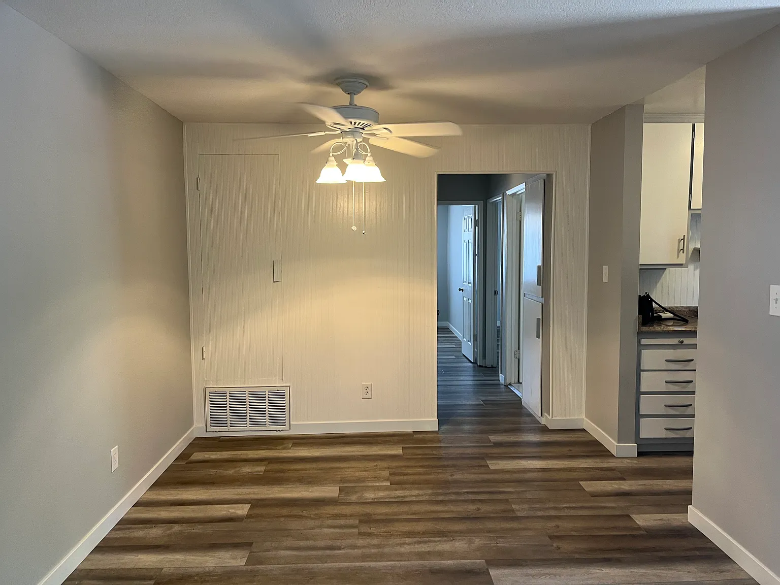 2 bed, 924 sqft, $2,000 — Photo 2