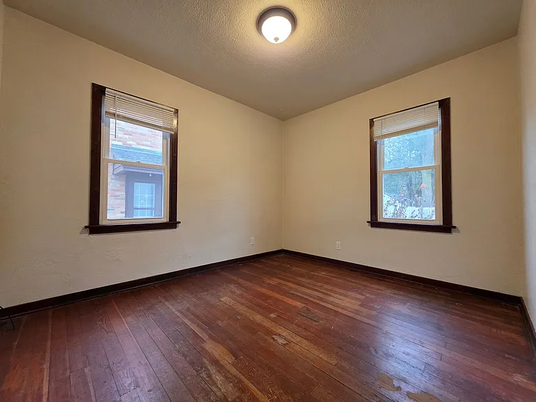 132 McKinley Ave — Photo 14