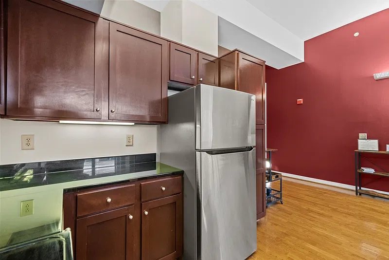 1 bed, 1.0 bath, 1180 sqft, $1,600 — Photo 3