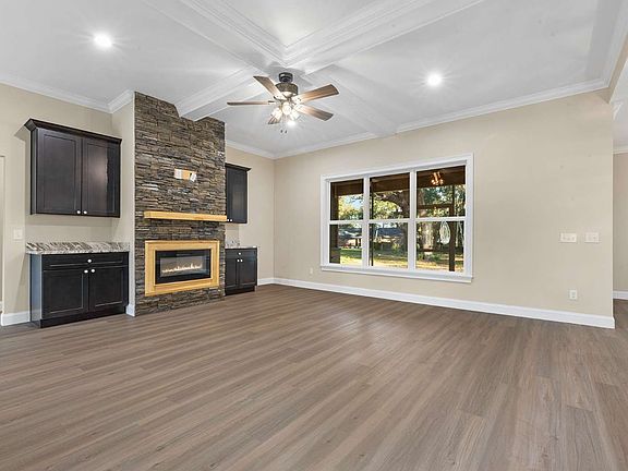 4th image of 563 SW Pinehurst Dr