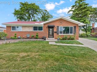 13305 Bloomfield Ave, Warren, MI 48089