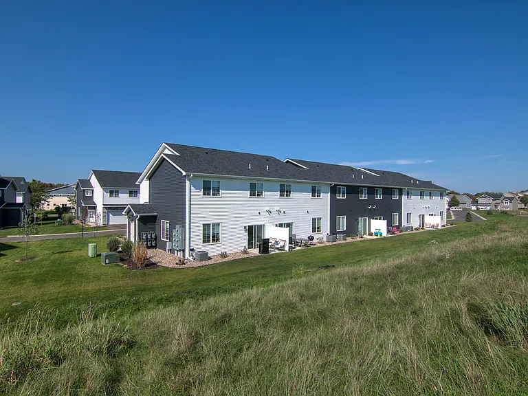 Dawes Place Townhomes — Photo 13