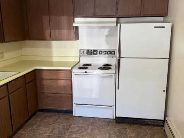 Lunar Properties 806 Jefferson St., 806 Jefferson St #4, Pella, IA 50219