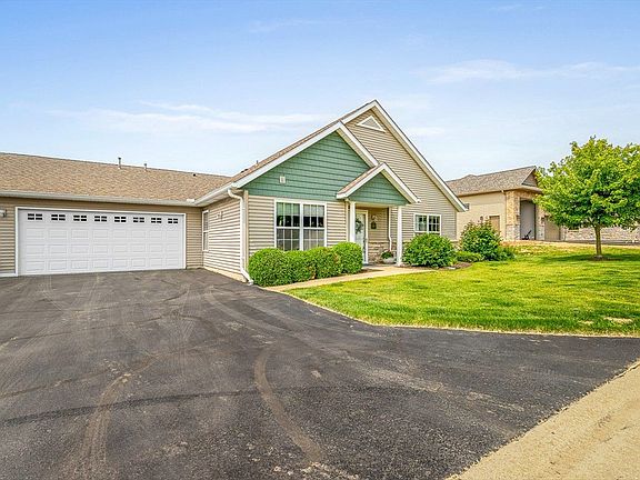 3rd image of 234 Lilac Ln