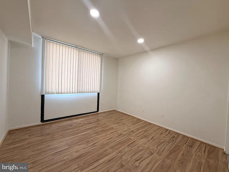 487 N Armistead St #203 — Photo 17