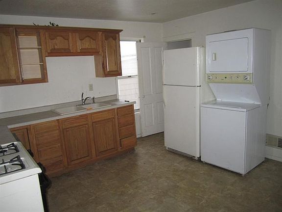 4th image of 707 10th Ave N
