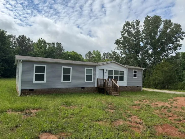 305 Suburban Dr, Greenwood, SC 29646