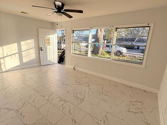 3rd image of 3010 McCrarey Dr