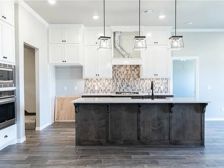 4201 Clevenger Dr — Photo 24