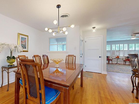 5th image of 126 BREES BLVD