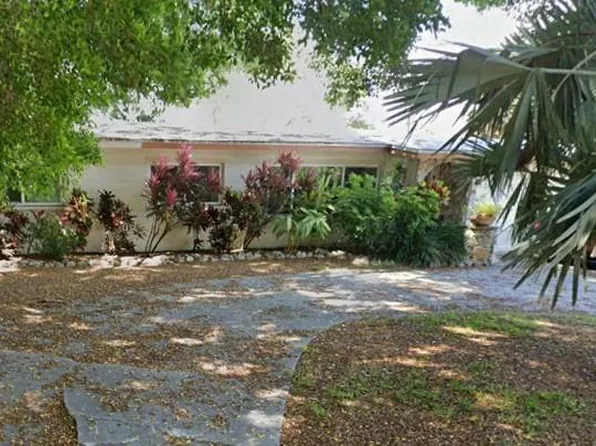 2451 Wisteria St, Sarasota, FL 34239