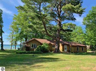 8988 S Agnew St, Maple City, MI 49664