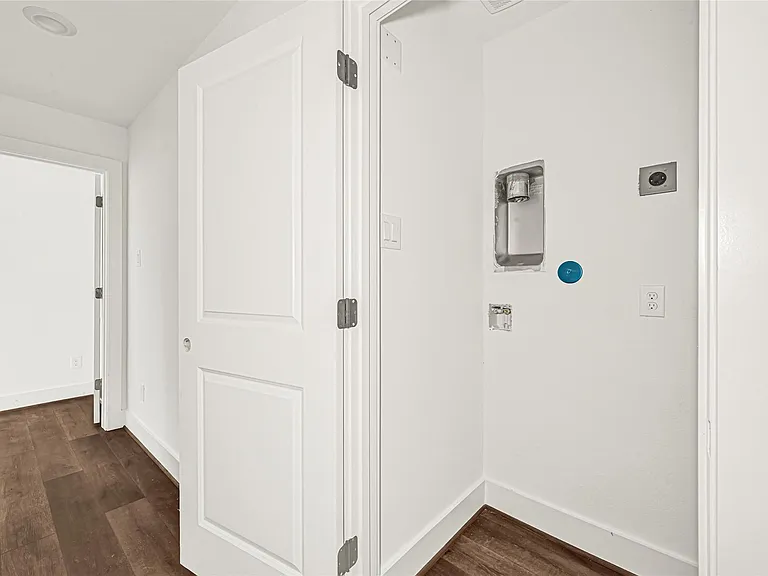 418 Clinton Park St #1 — Photo 13