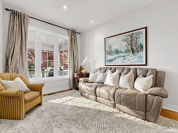 4th image of 74 Darius Harns Dr