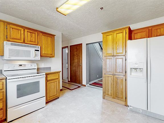 3rd image of 4300 Falcon Dr