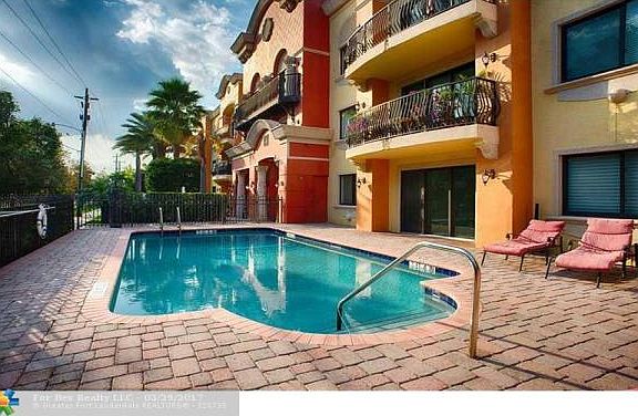 4th image of 2201 SE 18th St APT 101