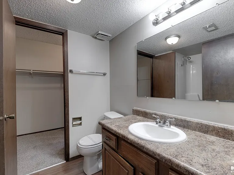 Pheasant Run Apartments — Photo 12