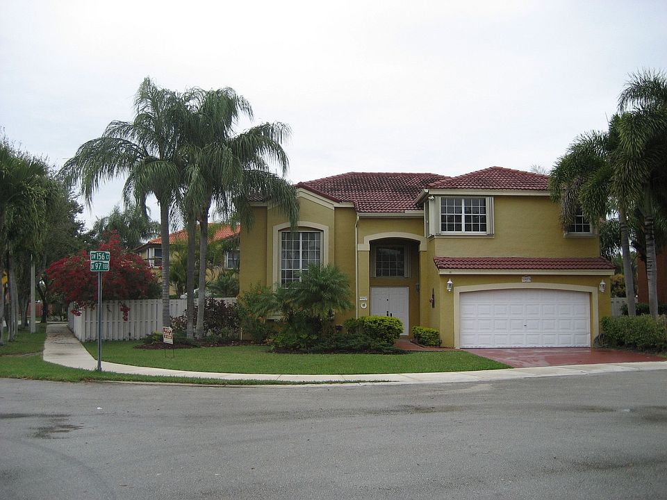 Corner Cul-de-Sac Lot