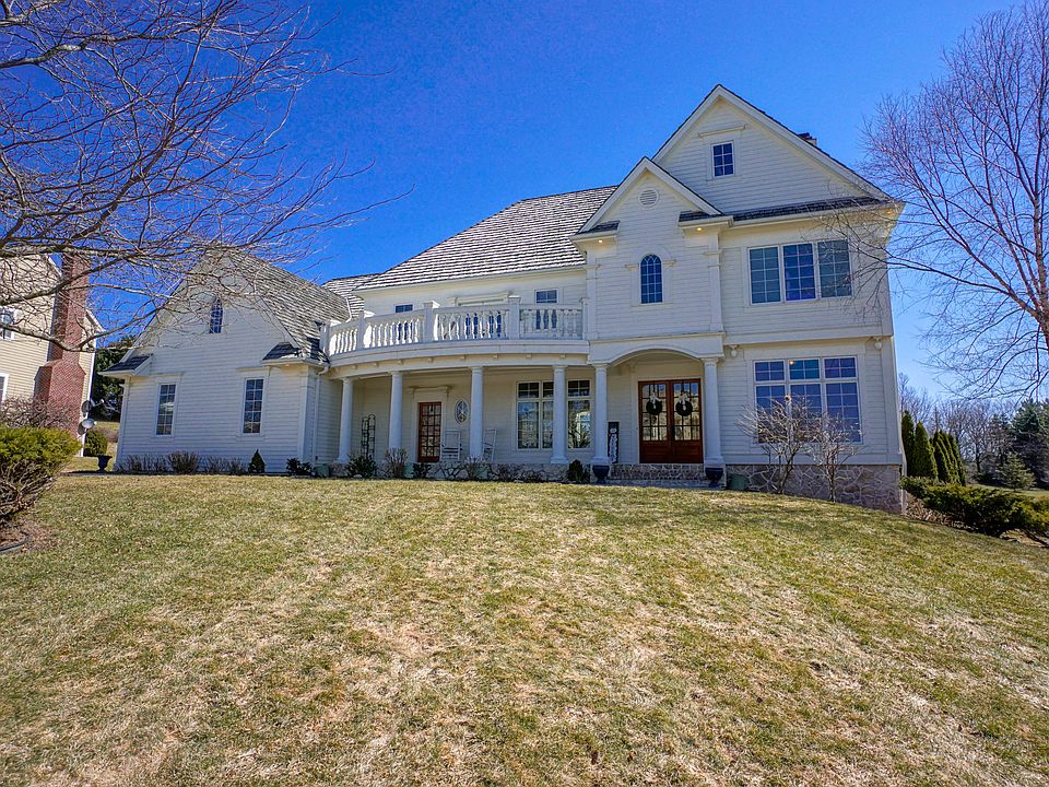 2nd image of 800 N Bluespruce Cir