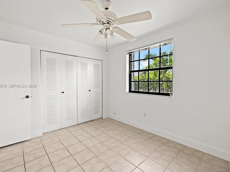 999 Hamilton Dr #999B — Photo 20