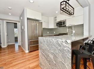 19 Cleveland Ave FLOOR 3, Harrison, NJ 07029