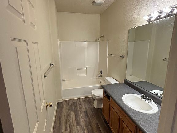 4th image of 4309 Sabana Loop SE APT D
