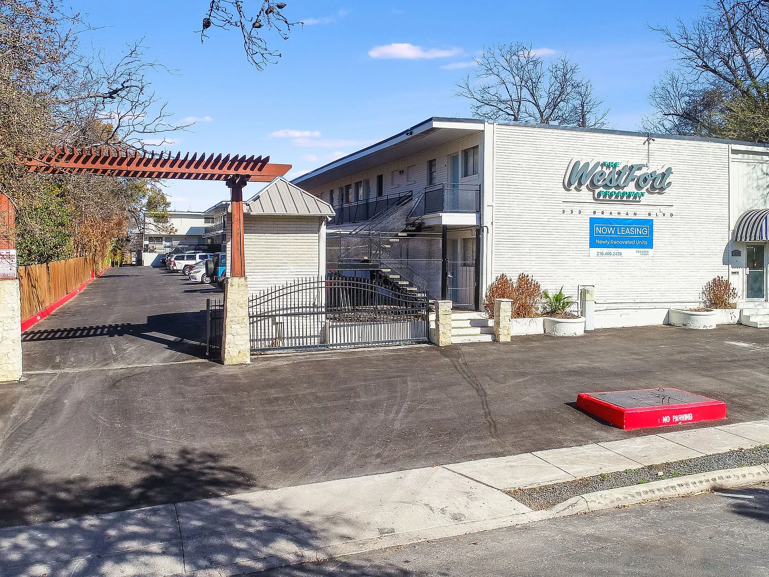 The Westfort at Broadway — Photo 3