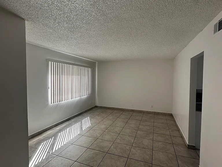 6901 Lennox Ave #3 — Photo 3