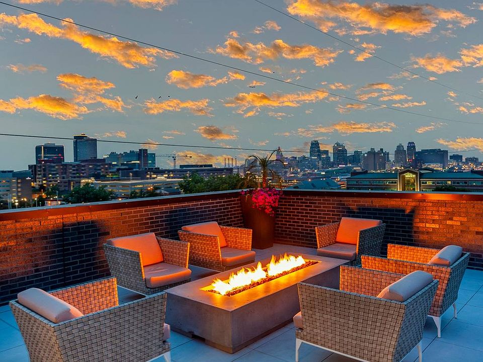 Fire Pit Lounge