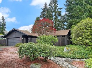 8585 SE 75th Pl, Mercer Island, WA 98040