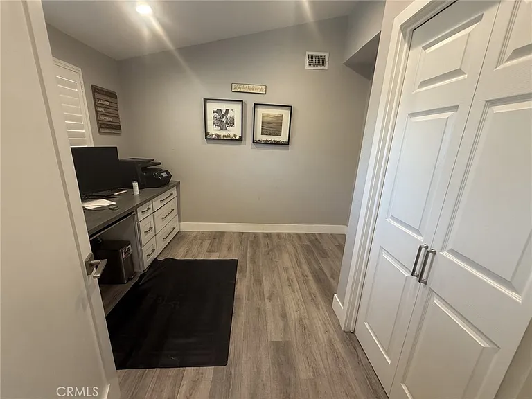 2447 Clarke Ave — Photo 15