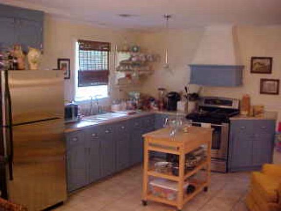 2nd image of 203 W Bush St