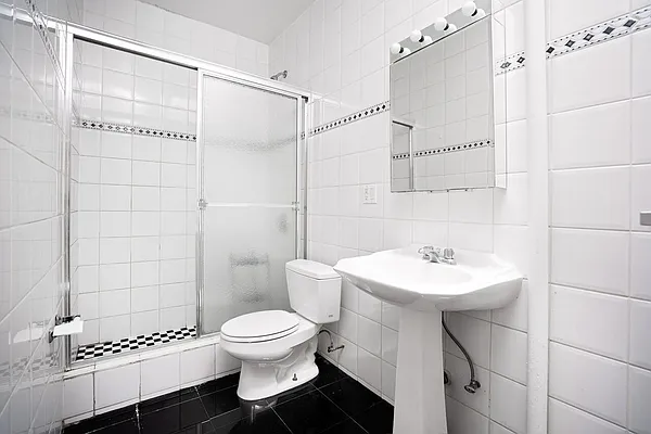 Rented by Waldstar Real Estate LLC | media 39