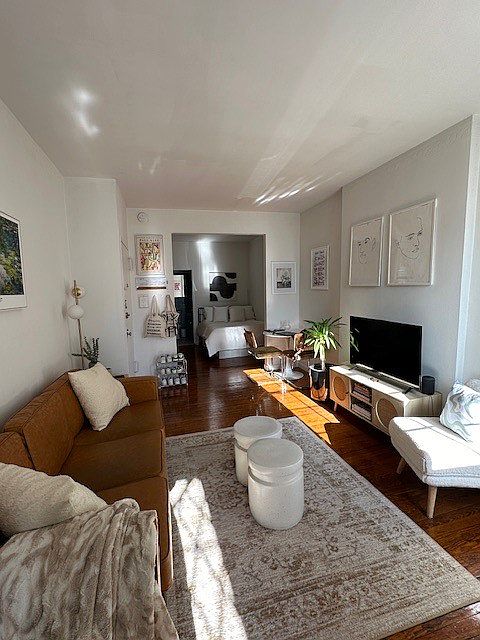 1st image of 260 E 78th St #10