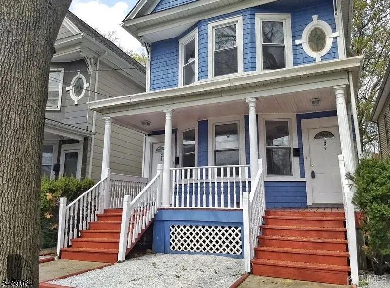 2 bed, 1.0 bath, $2,500 — Photo 3