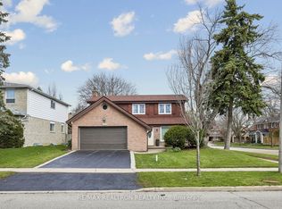 22 Denlow Blvd, Toronto, ON M3B 1P4