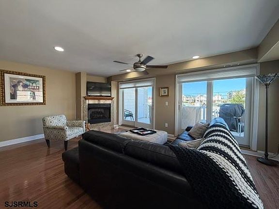 4th image of 206 N Adams Ave #1