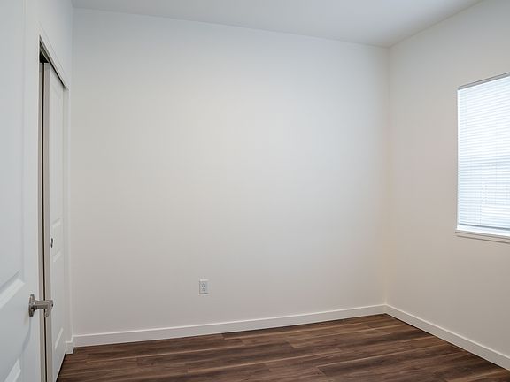 2nd image of 4902 NE 94th Ave #3078f0795