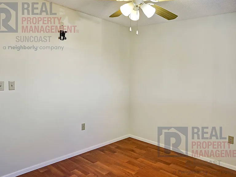 251 Fenwick Dr #14 — Photo 16