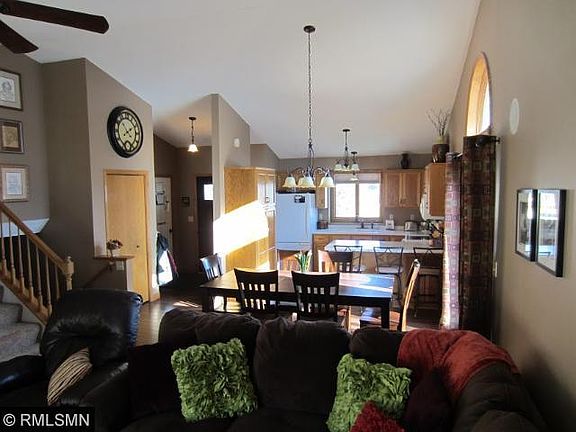 3rd image of 415 12th Ave N