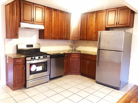 Rented by NY Space Finders Inc. | media 20