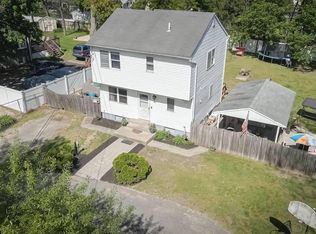 177 Magnolia Dr, Selden, NY 11784