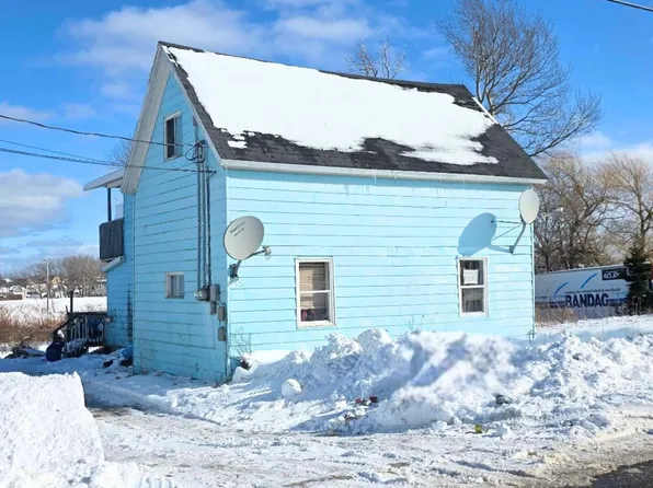 15 Guy St, Sydney Mines, NS B1V 2N5