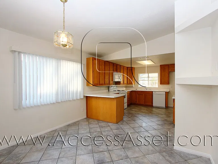 23685 Casa Bonita Ave — Photo 9